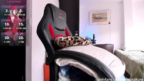 Snapshot of murielkarmesi chatting on 03/01/25, 06:54 murielkarmesi online show from 03/01/25, 06:54