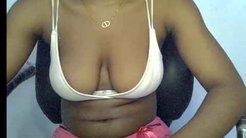 muscle_queen0 online show from 01/19/26, 11:25