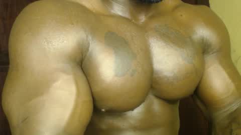musclegod23 online show from 11/19/25, 12:16