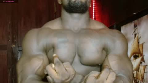 musclegod23 online show from 05/16/26, 10:36