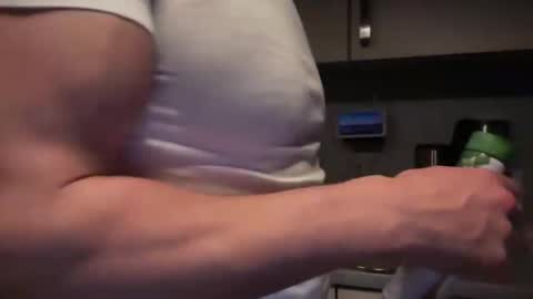 musclehair3 online show from 04/16/26, 06:52