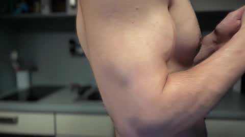 Snapshot of musclehair3 chatting on 05/08/26, 09:20 musclehair3 online show from 05/08/26, 09:20