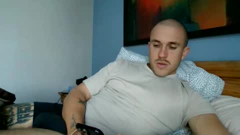 Snapshot of muscleshow00 chatting on 11/15/25, 12:34 muscleshow00 online show from 11/15/25, 12:34