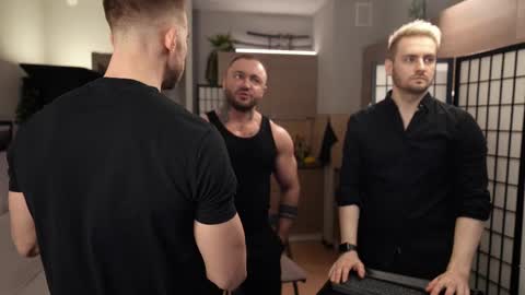 Snapshot of muscularfriend chatting on 03/09/25, 02:54 Ivan online show from 03/09/25, 02:54