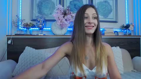 Luna  online show from 09/29/25, 03:06