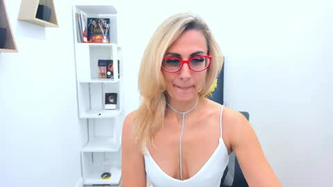 Diana online show from 01/26/25, 03:03