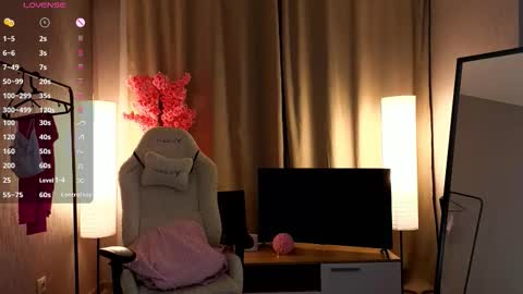 Nika online show from 10/19/25, 09:04