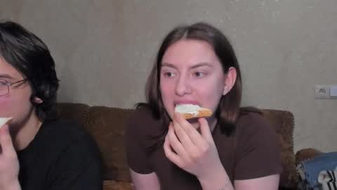 HEY online show from 12/04/25, 01:42