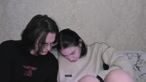 cute couple online show from 05/05/26, 08:39