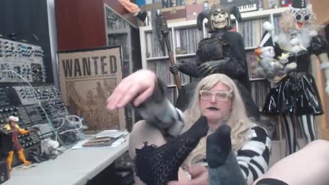 Snapshot of muziknerd chatting on 01/03/25, 12:54 Muziknerd online show from 01/03/25, 12:54