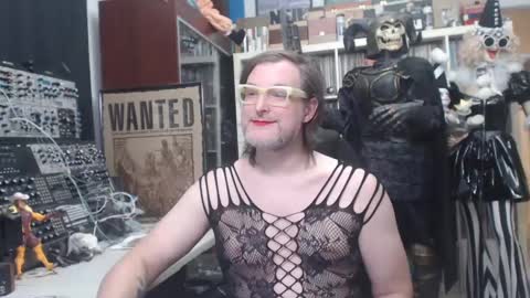 Snapshot of muziknerd chatting on 01/12/25, 08:25 Muziknerd online show from 01/12/25, 08:25