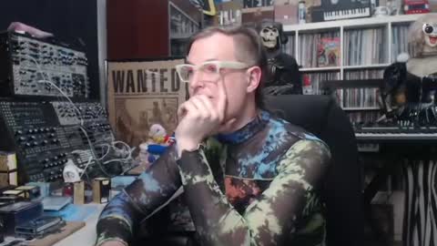 Muziknerd online show from 06/21/26, 07:55