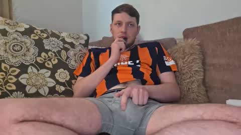 Snapshot of muzzy624406 chatting on 10/26/25, 02:12 Muzzy online show from 10/26/25, 02:12