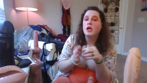 Snapshot of mxsissycharlotte chatting on 12/11/24, 08:39 Mx Charlotte online show from 12/11/24, 08:39