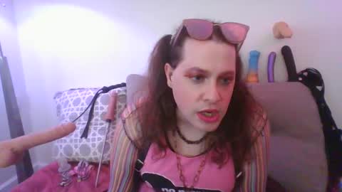 Snapshot of mxsissycharlotte chatting on 09/12/25, 02:11 Mx Charlotte online show from 09/12/25, 02:11