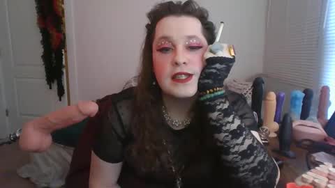 Snapshot of mxsissycharlotte chatting on 11/10/25, 06:51 Mx Charlotte online show from 11/10/25, 06:51