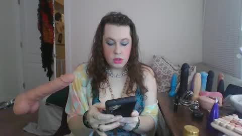 Snapshot of mxsissycharlotte chatting on 11/17/25, 05:08 Mx Charlotte online show from 11/17/25, 05:08
