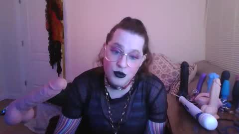 Snapshot of mxsissycharlotte chatting on 11/19/25, 05:18 Mx Charlotte online show from 11/19/25, 05:18