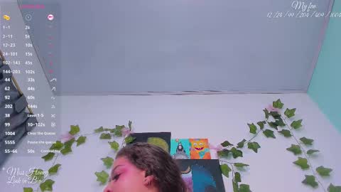 Sara IG   online show from 10/31/25, 09:32