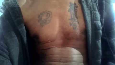 Snapshot of my432687 chatting on 12/17/25, 12:05 my432687 online show from 12/17/25, 12:05