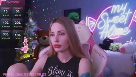 Snapshot of my__sweet__alice chatting on 07/19/26, 11:08 mysweetalice online show from 07/19/26, 11:08