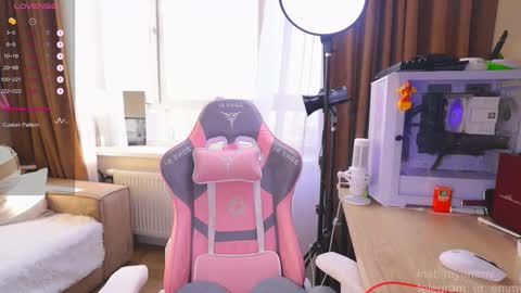 Emmy online show from 02/28/26, 09:21