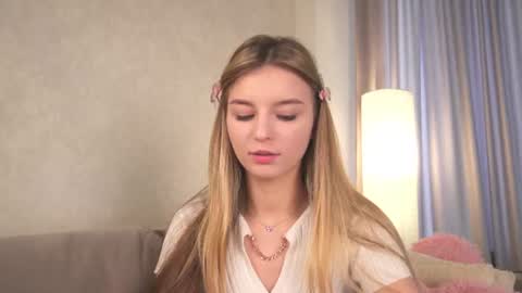 Polly online show from 06/16/26, 01:14