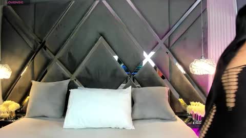 Mariana Evans online show from 02/28/26, 11:33