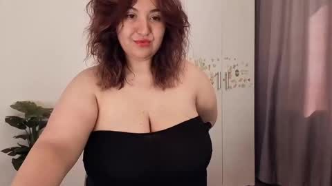 Mya online show from 04/17/26, 11:57