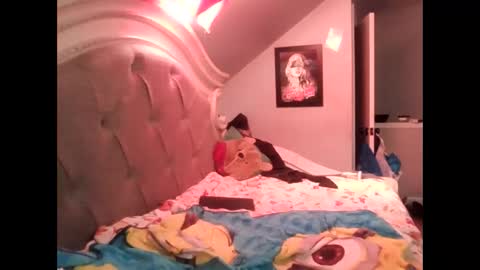 Snapshot of myamedusa chatting on 11/23/25, 05:24 myamedusa online show from 11/23/25, 05:24