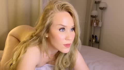 Snapshot of myassistant chatting on 02/07/25, 11:55 Mya-be Yours P online show from 02/07/25, 11:55