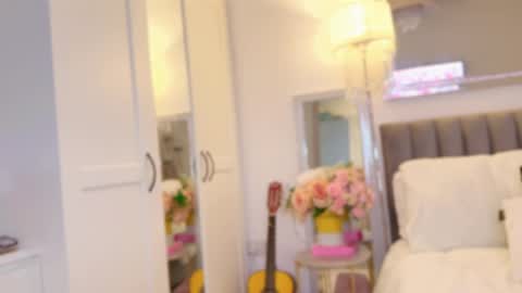 Snapshot of myassistant chatting on 03/09/25, 12:10 Mya-be Yours P online show from 03/09/25, 12:10