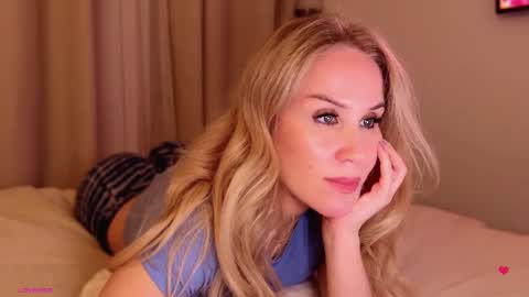 Snapshot of myassistant chatting on 10/11/25, 11:47 Mya-be Yours P online show from 10/11/25, 11:47