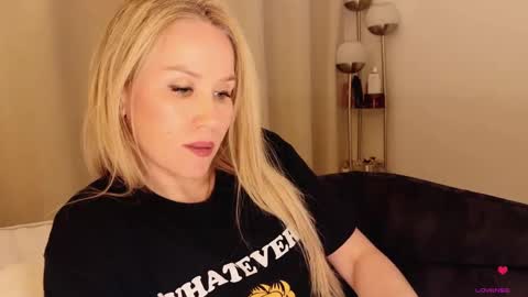 Snapshot of myassistant chatting on 10/31/25, 11:50 Mya-be Yours P online show from 10/31/25, 11:50