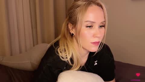 Snapshot of myassistant chatting on 11/14/25, 09:24 Mya-be Yours P online show from 11/14/25, 09:24