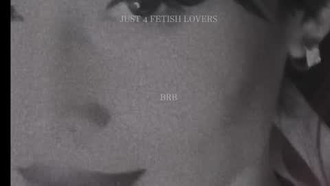 Snapshot of mydoc_lolac chatting on 10/22/25, 11:04 Lola online show from 10/22/25, 11:04