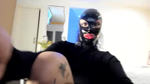 Lola online show from 03/17/26, 08:01