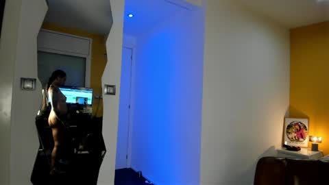 Lola online show from 04/05/26, 06:27