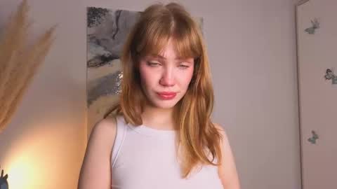 Snapshot of myismira chatting on 10/23/25, 04:12 Mira online show from 10/23/25, 04:12