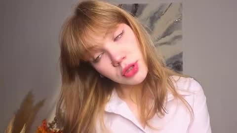 Snapshot of myismira chatting on 11/09/25, 04:11 Mira online show from 11/09/25, 04:11