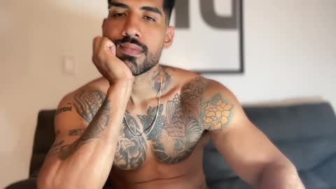 Snapshot of myke_esthetic chatting on 01/03/25, 12:22 Myke esthetic online show from 01/03/25, 12:22