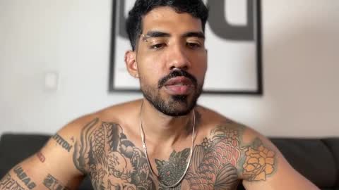 Snapshot of myke_esthetic chatting on 01/04/25, 10:55 Myke esthetic online show from 01/04/25, 10:55