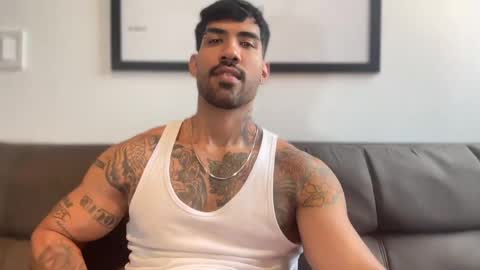 Snapshot of myke_esthetic chatting on 01/11/25, 08:32 Myke esthetic online show from 01/11/25, 08:32