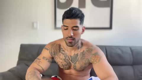 Snapshot of myke_esthetic chatting on 01/15/25, 09:30 Myke esthetic online show from 01/15/25, 09:30