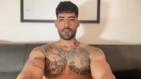 Snapshot of myke_esthetic chatting on 01/21/25, 03:59 Myke esthetic online show from 01/21/25, 03:59