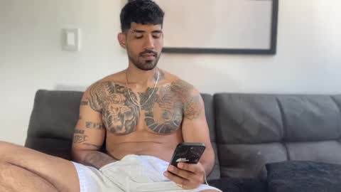 Snapshot of myke_esthetic chatting on 01/22/25, 05:17 Myke esthetic online show from 01/22/25, 05:17