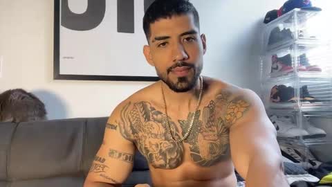 Snapshot of myke_esthetic chatting on 10/14/25, 05:47 Myke esthetic online show from 10/14/25, 05:47