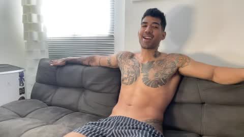 Myke esthetic online show from 04/10/26, 03:39