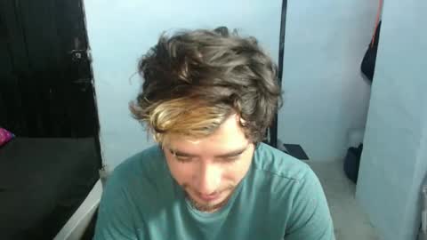 Snapshot of myke_xxx chatting on 12/03/24, 12:49 mike online show from 12/03/24, 12:49