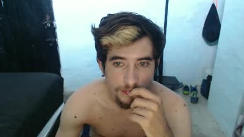 Snapshot of myke_xxx chatting on 12/05/24, 04:12 mike online show from 12/05/24, 04:12